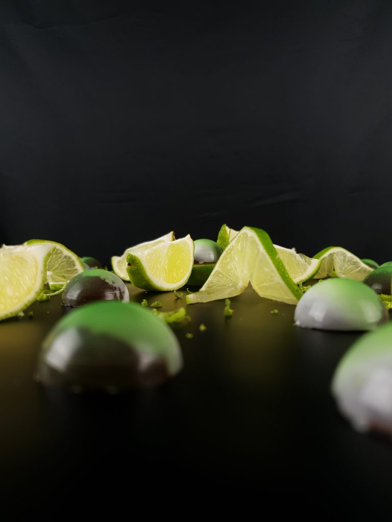 Photo du dôme "Citron-vert" pour Bertrand Chocolatier durant mon alternance