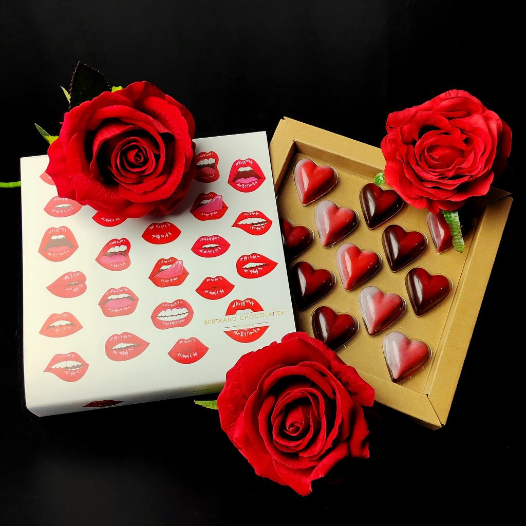 Photo du coffret de cœurs Baisers pour la Saint-Valentin pour Bertrand Chocolatier durant mon alternance
