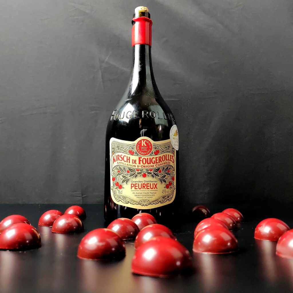 Photo du dôme "Kirsch" pour Bertrand Chocolatier durant mon alternance