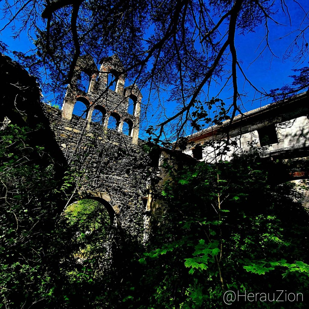 Photo réalisée lors d'un urbex aux alentours du Puy-en-Velay